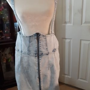 Denim skirt w suspenders
